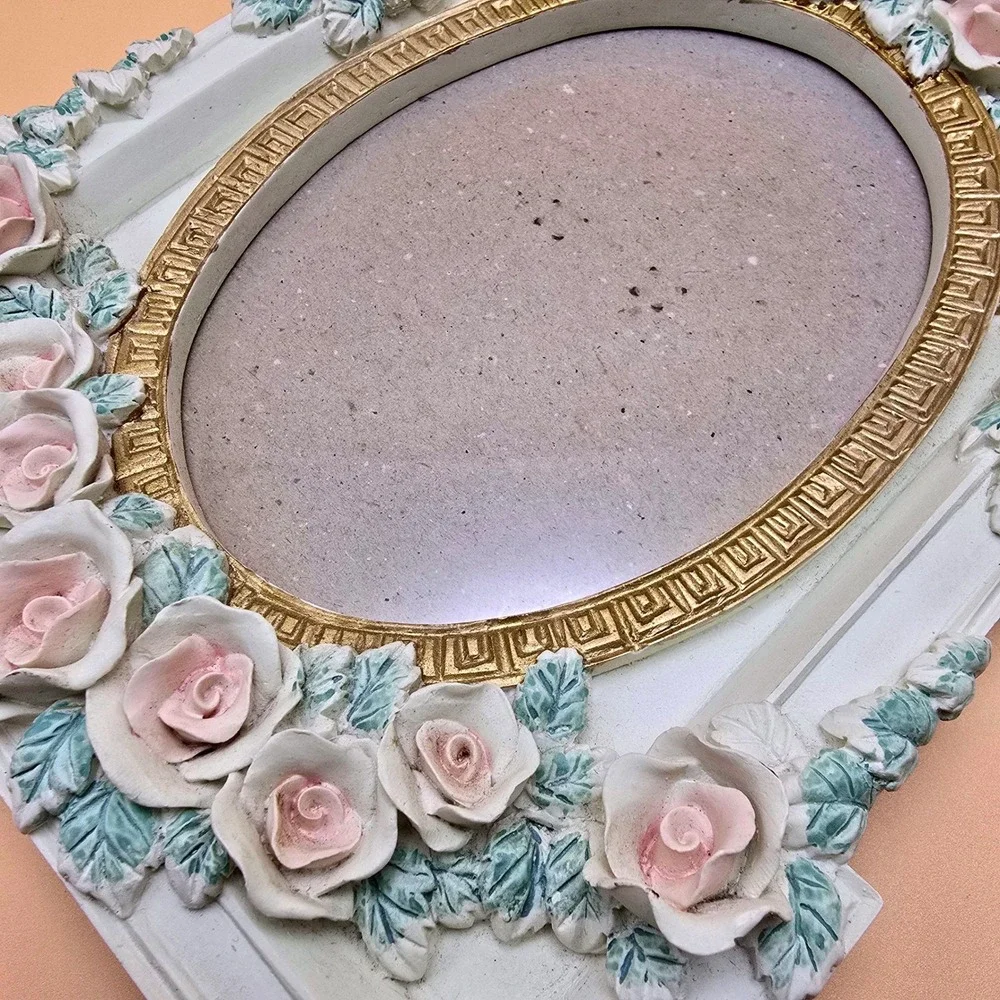 Vintage(1970-1999)Era Ornate Rose Photo Frame Oval‎ Tabletop Display Cottagecore